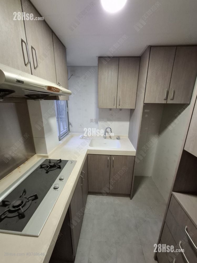 New Kwai Fong Gardens Sell 2 Bedrooms , 1 Bathroom 400 ft²