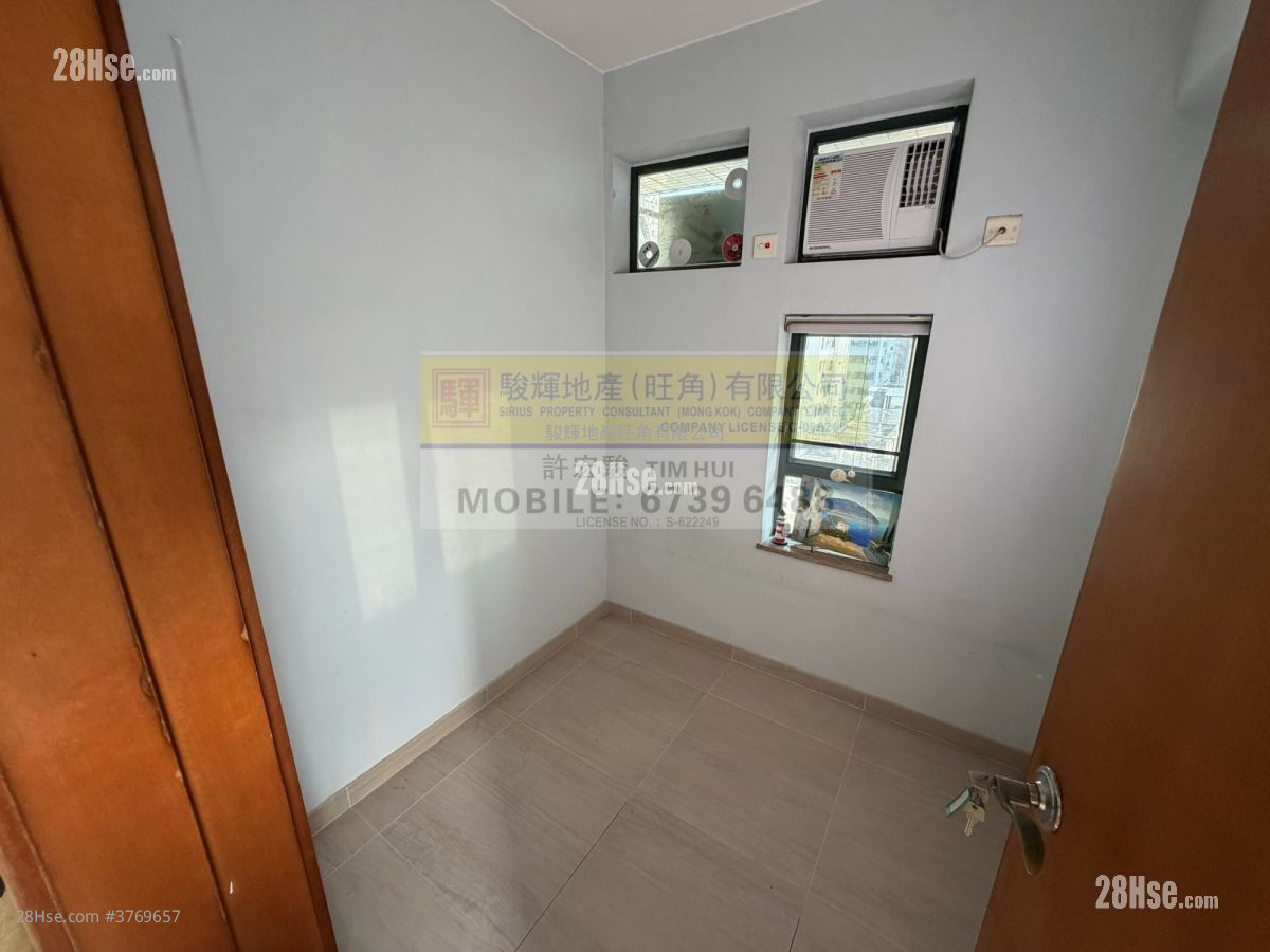 Yau On Court Sell 2 Bedrooms , 1 Bathroom 315 ft²