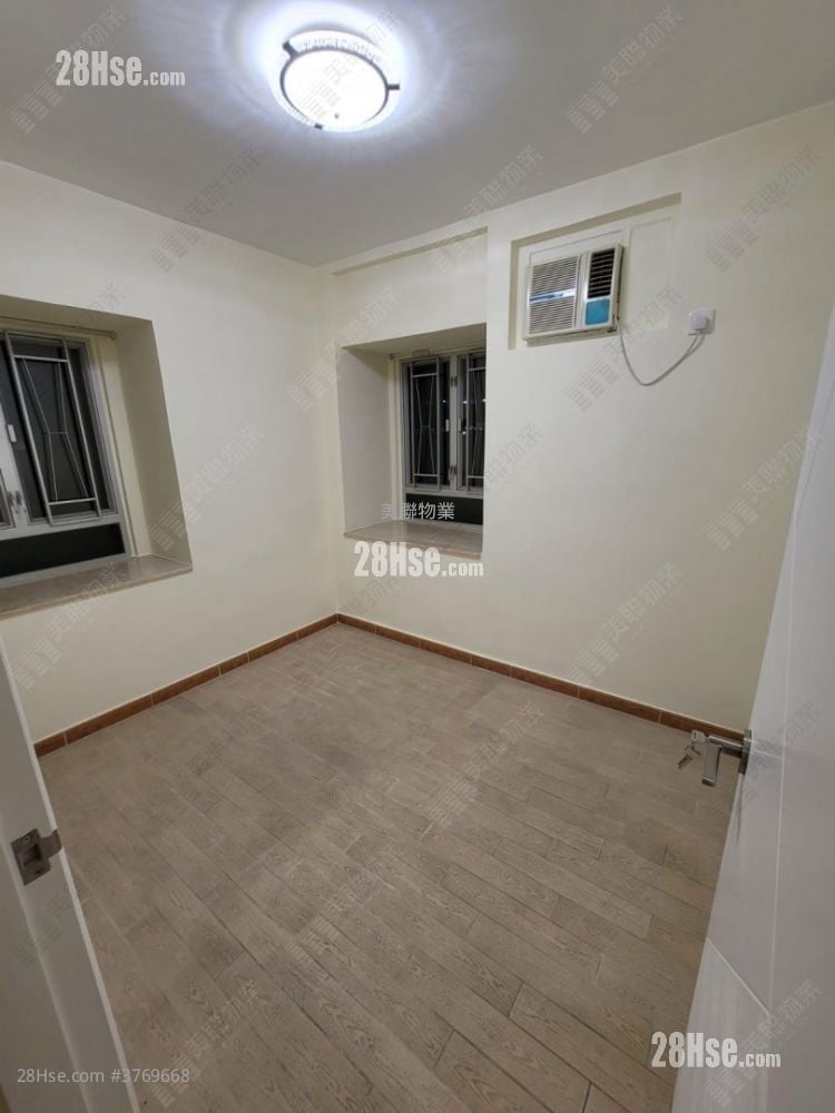 Sun Kwai Hing Gardens Sell 3 Bedrooms , 1 Bathroom 570 ft²