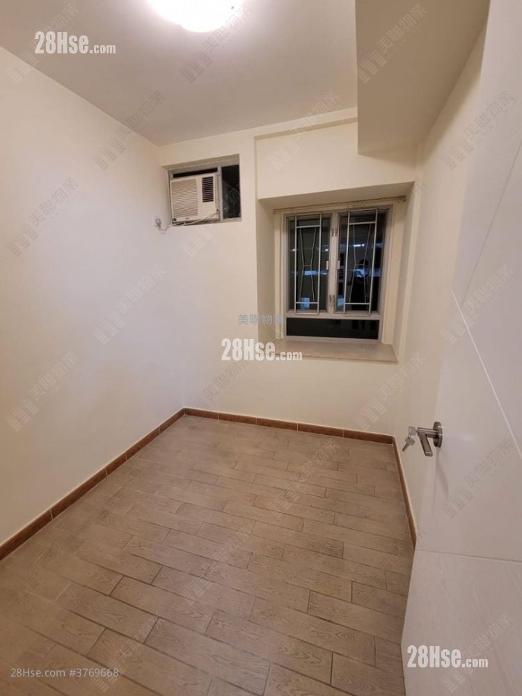 Sun Kwai Hing Gardens Sell 3 Bedrooms , 1 Bathroom 570 ft²