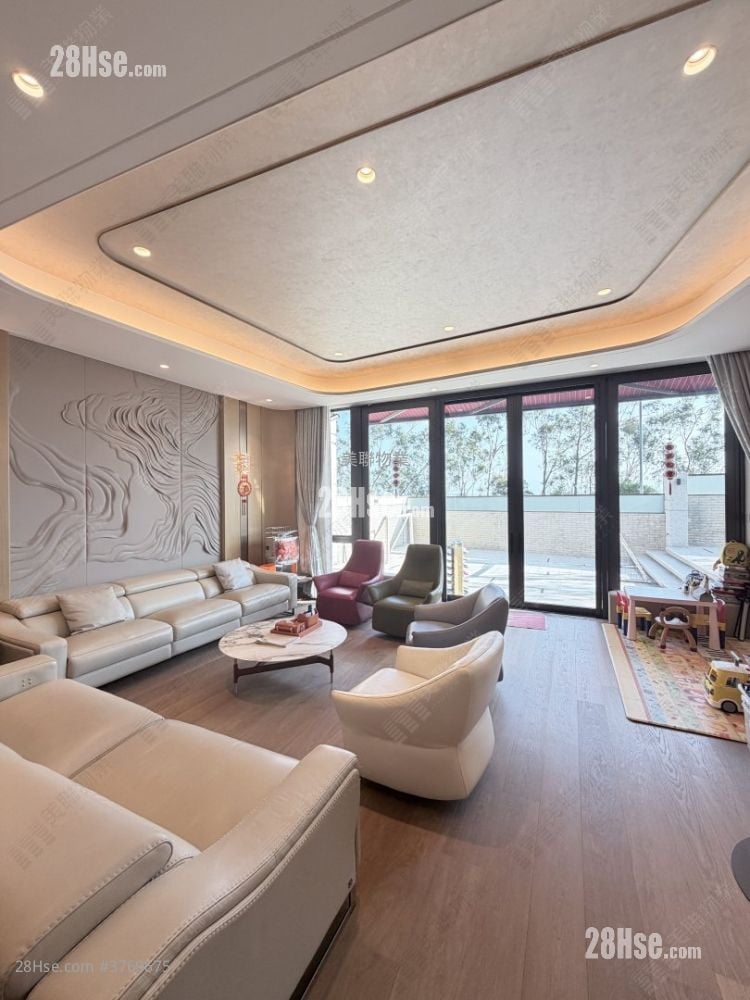 Mont Rouge Sell 4 Bedrooms 2,846 ft²