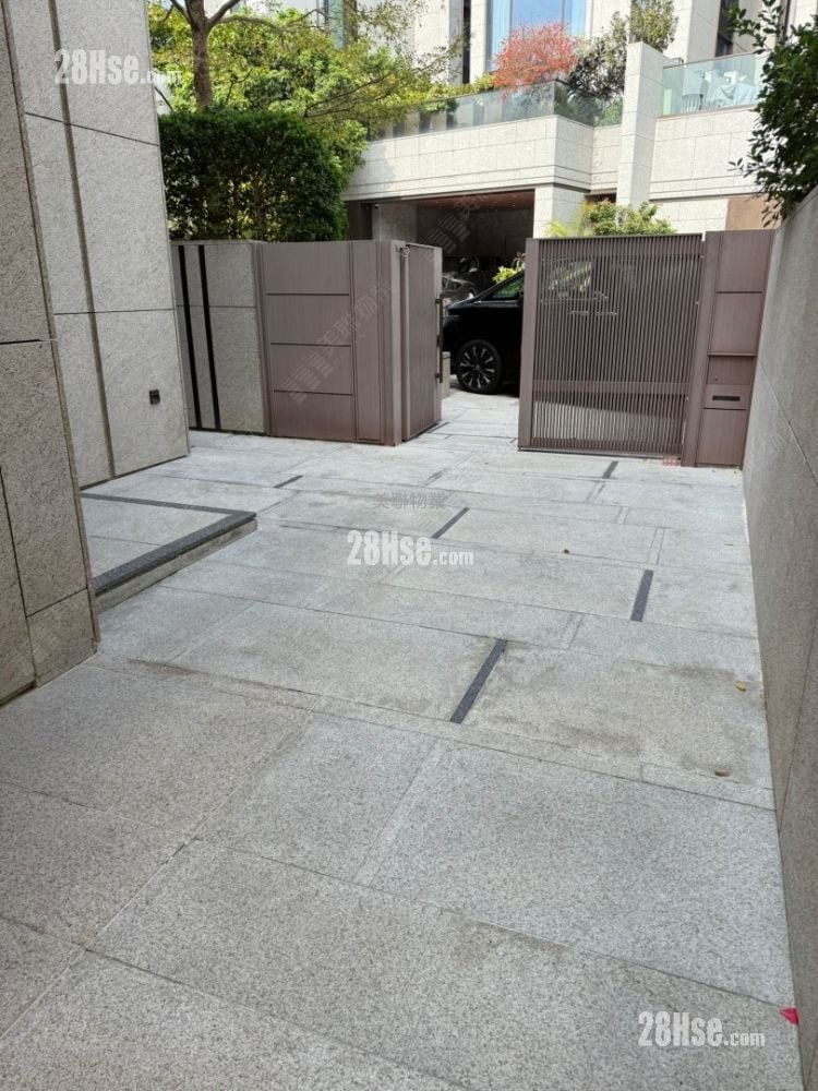 Mont Rouge Sell 4 Bedrooms 2,846 ft²