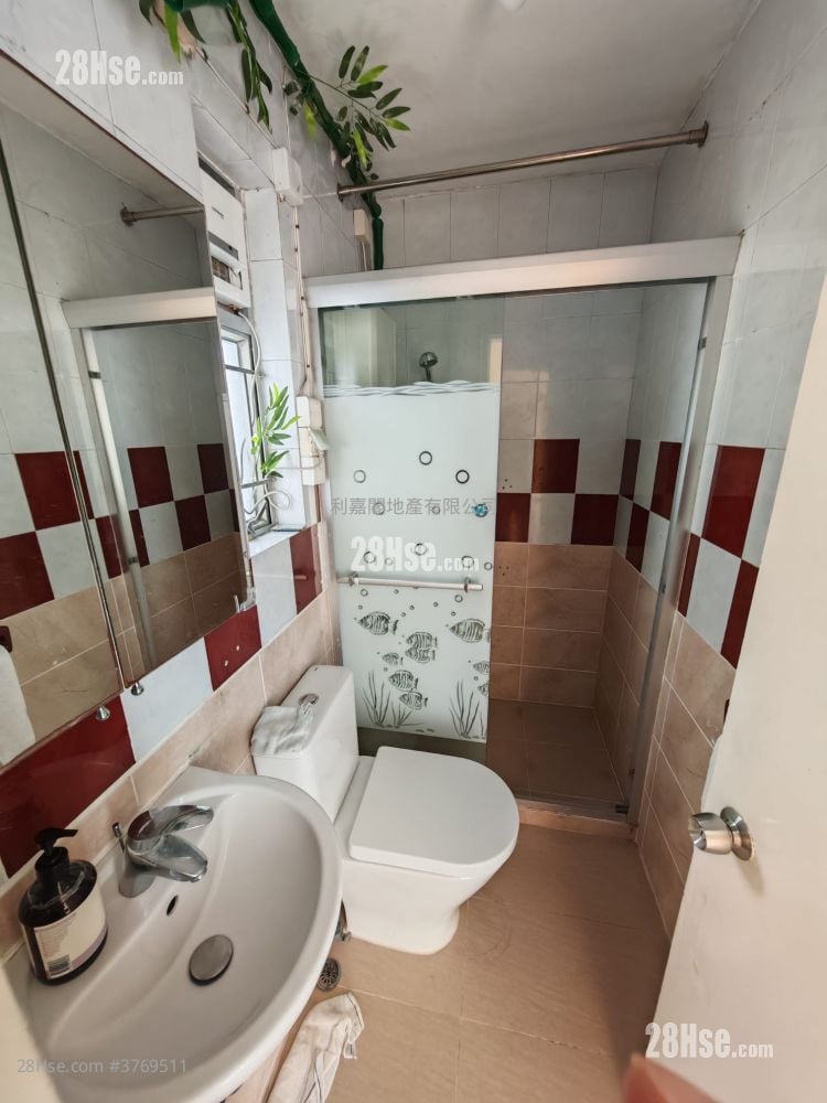 Ka Shing Court Sell 1 Bedroom 433 ft²