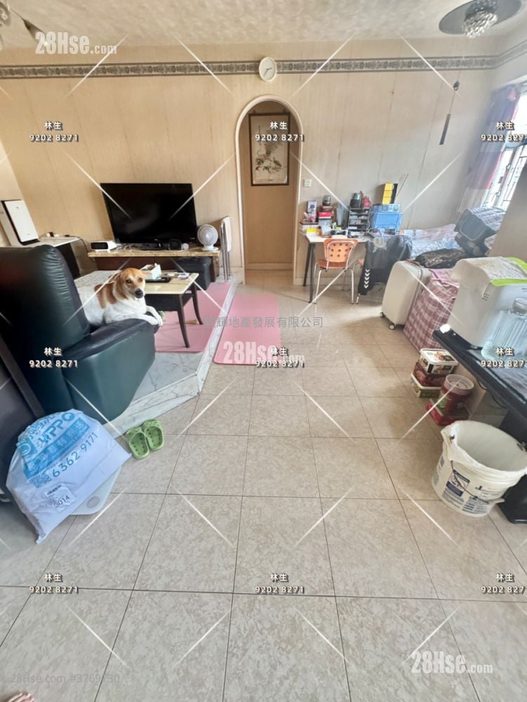 Man Fai Building Sell 3 Bedrooms , 1 Bathroom 750 ft²