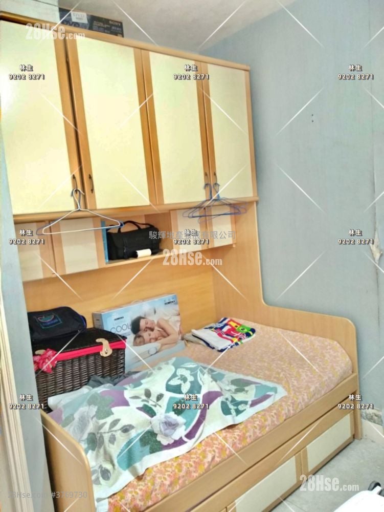 Man Fai Building Sell 3 Bedrooms , 1 Bathroom 750 ft²