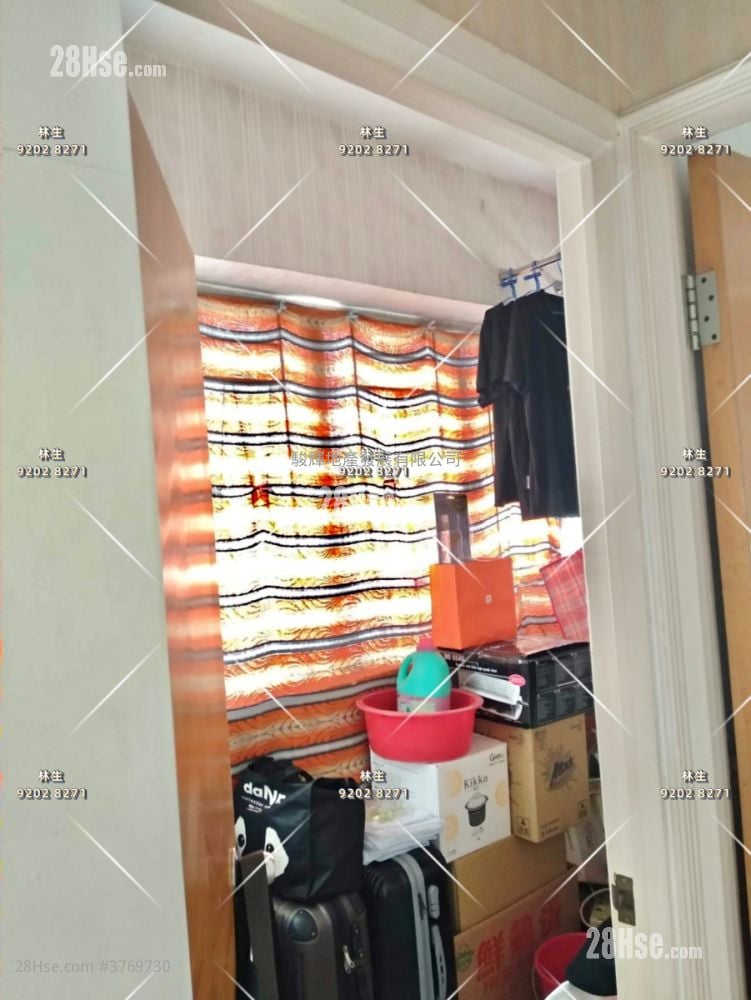 Man Fai Building Sell 3 Bedrooms , 1 Bathroom 750 ft²