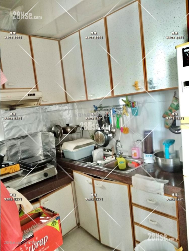 Man Fai Building Sell 3 Bedrooms , 1 Bathroom 750 ft²