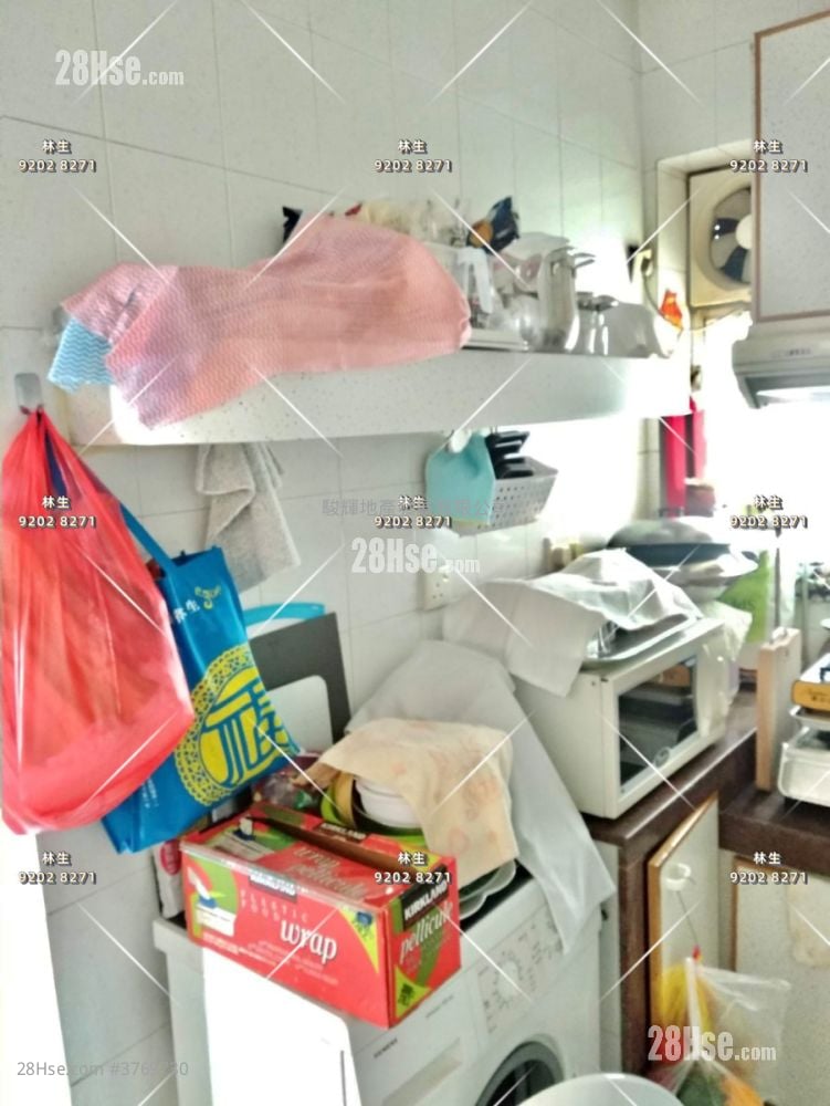 Man Fai Building Sell 3 Bedrooms , 1 Bathroom 750 ft²