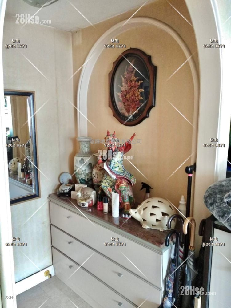 Man Fai Building Sell 3 Bedrooms , 1 Bathroom 750 ft²