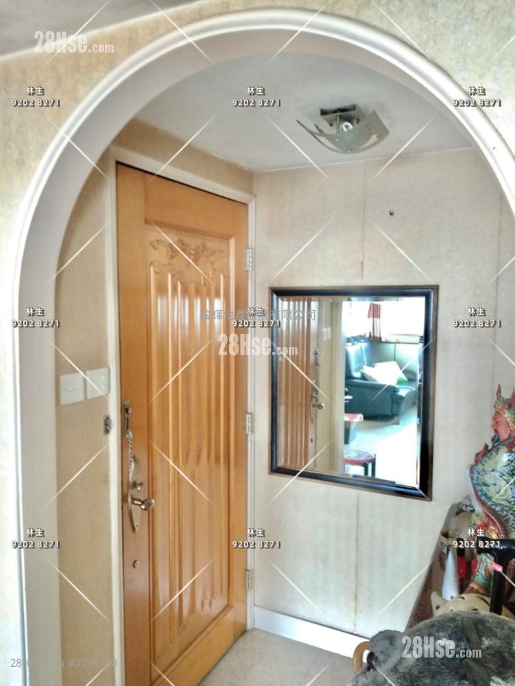 Man Fai Building Sell 3 Bedrooms , 1 Bathroom 750 ft²