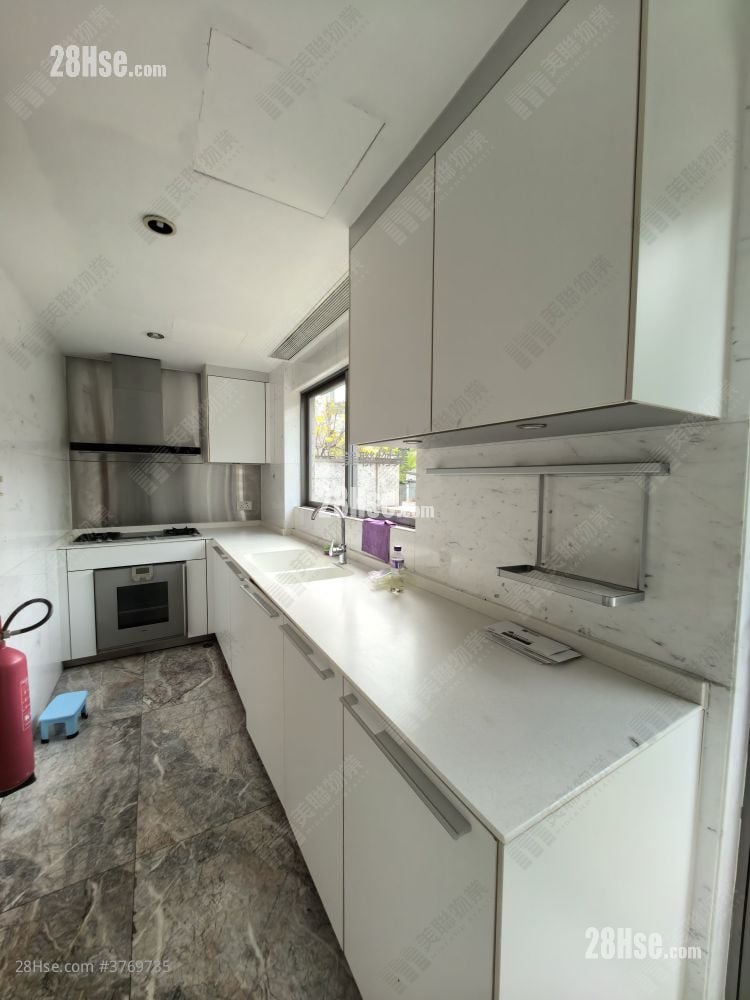 The Green Sell 4 Bedrooms 2,039 ft²