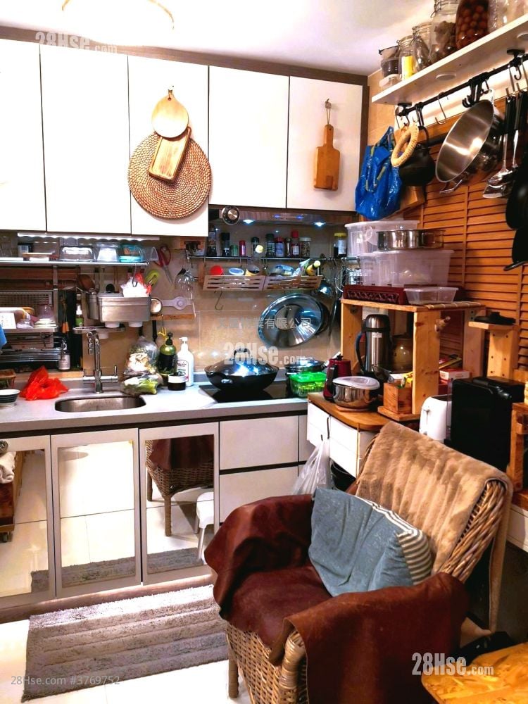 Village Sell 3 Bedrooms , 1 Bathroom 600 ft²