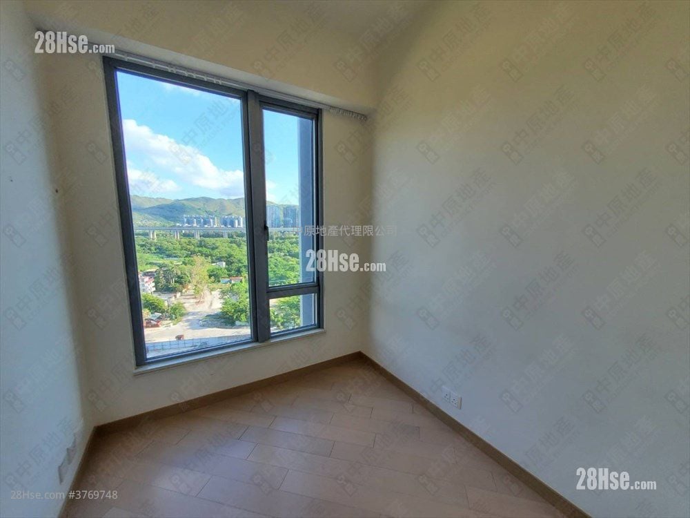 Park Yoho Sell 4 Bedrooms , 3 Bathrooms 930 ft²