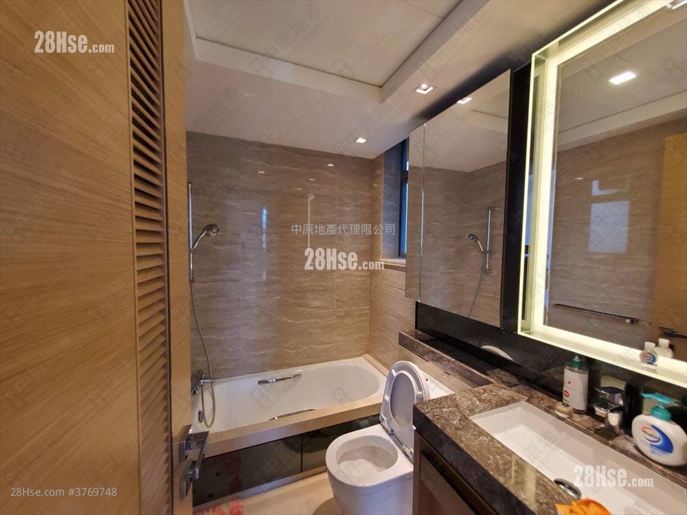 Park Yoho Sell 4 Bedrooms , 3 Bathrooms 930 ft²