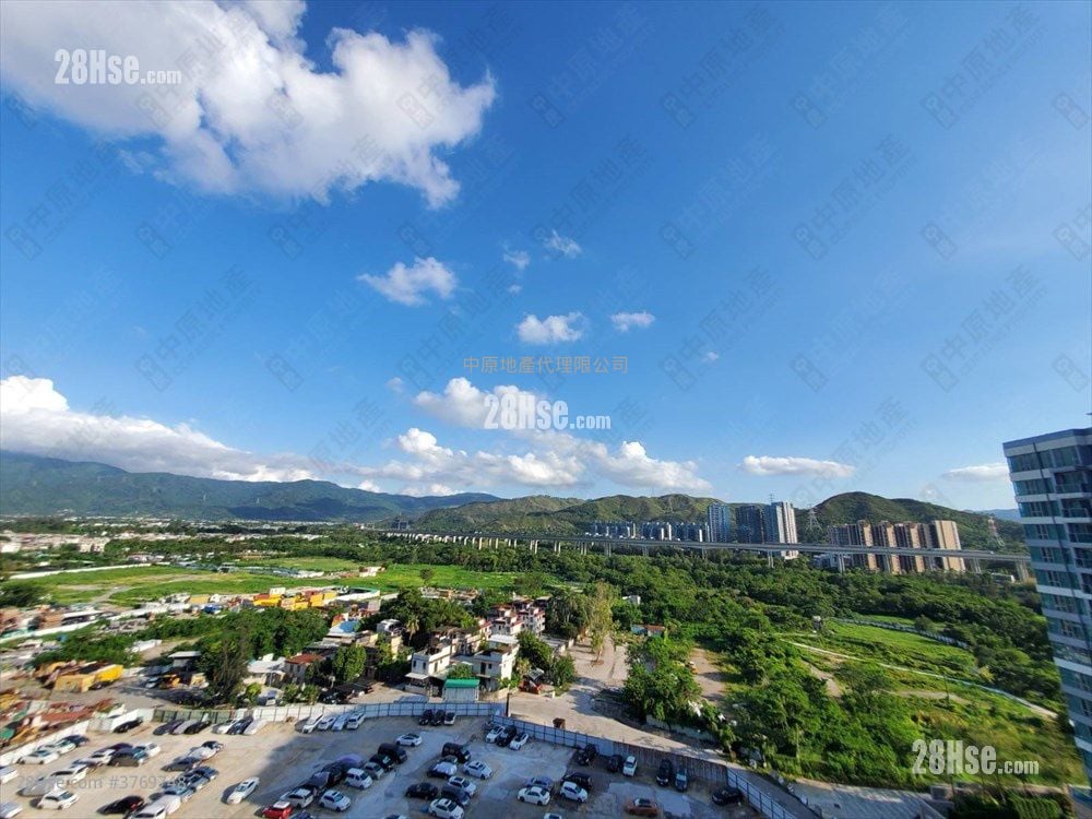 Park Yoho Sell 4 Bedrooms , 3 Bathrooms 930 ft²