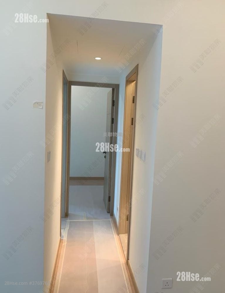 Grand Central Sell 2 Bedrooms 485 ft²