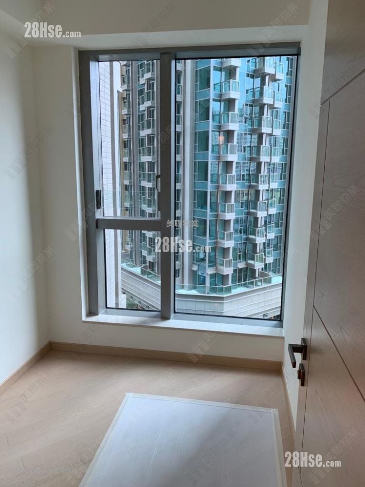 Grand Central Sell 2 Bedrooms 485 ft²