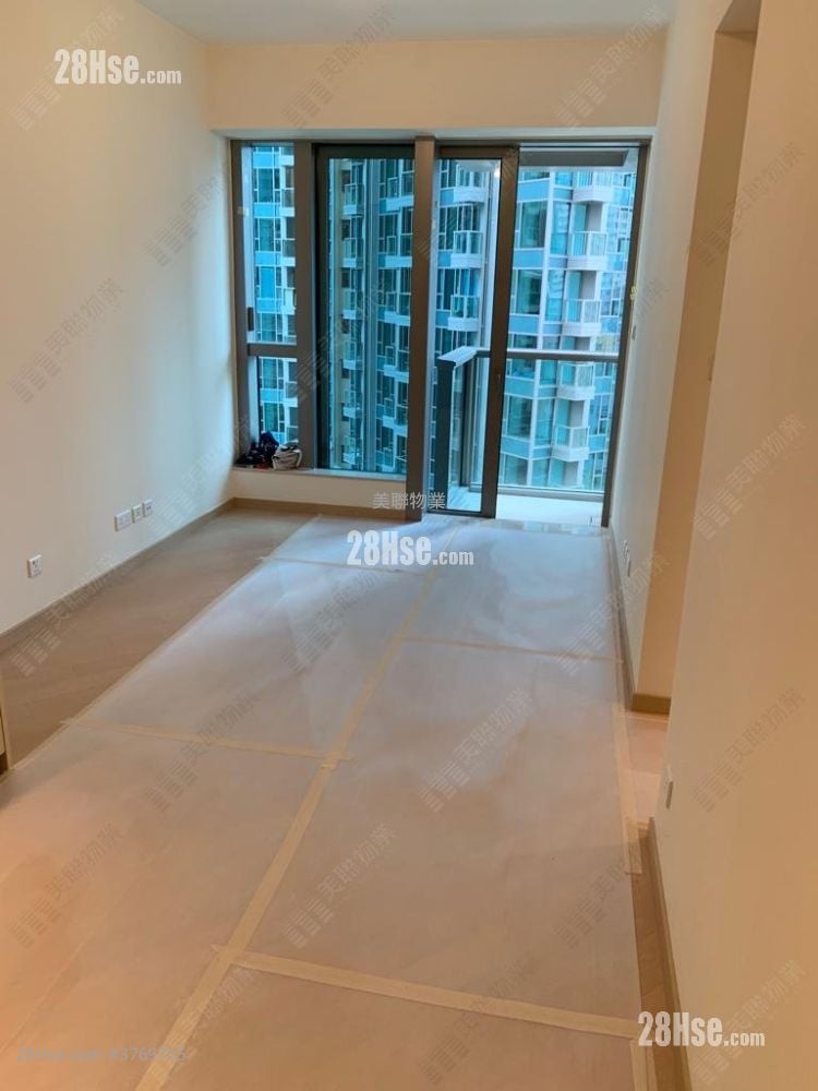 Grand Central Sell 2 Bedrooms 485 ft²