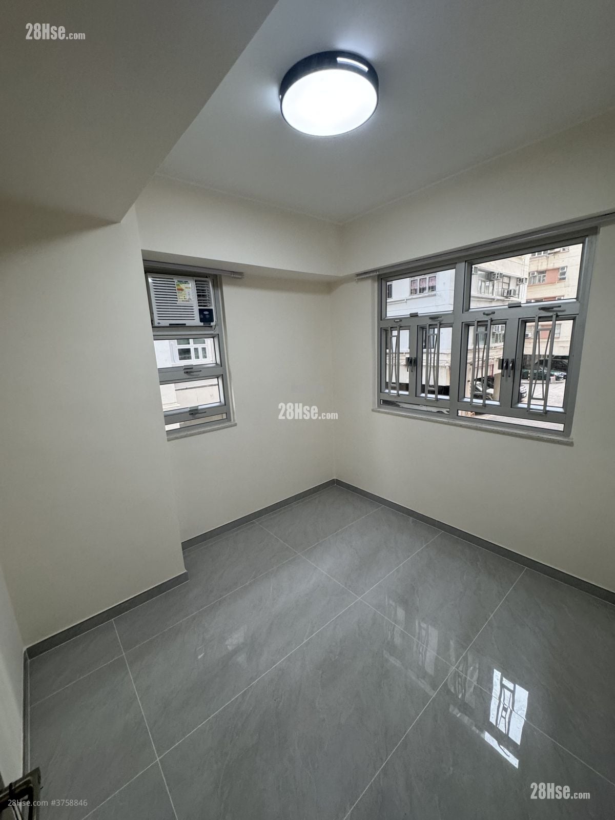 Whampoa Estate Sell 2 Bedrooms , 1 Bathroom 401 ft²