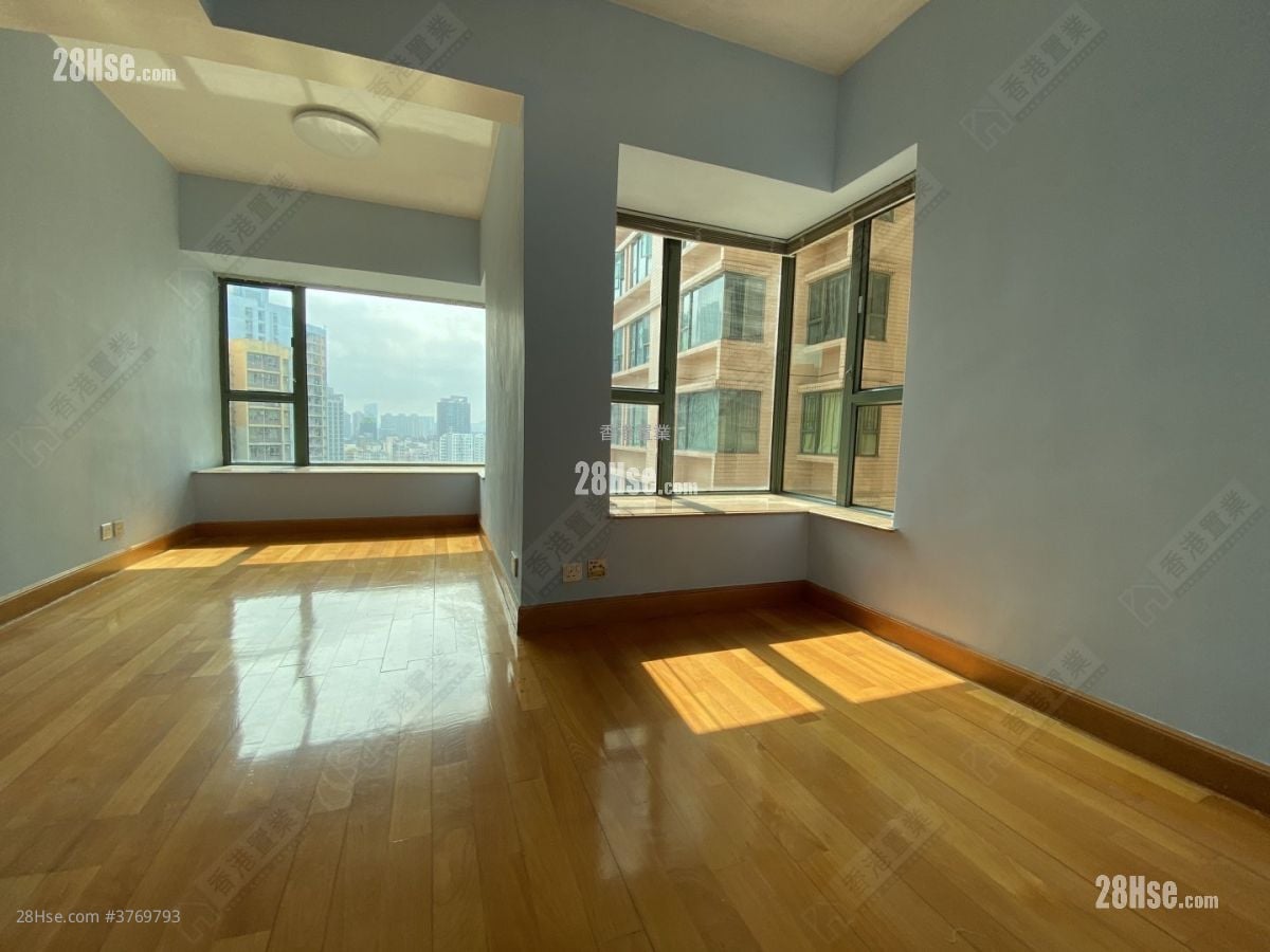 Park Avenue Sell 2 Bedrooms , 1 Bathroom 449 ft²