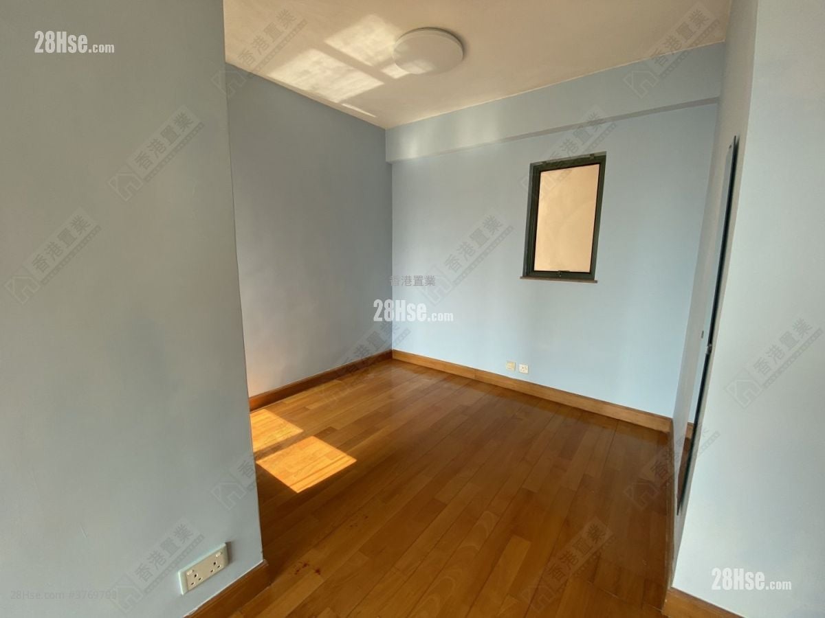 Park Avenue Sell 2 Bedrooms , 1 Bathroom 449 ft²