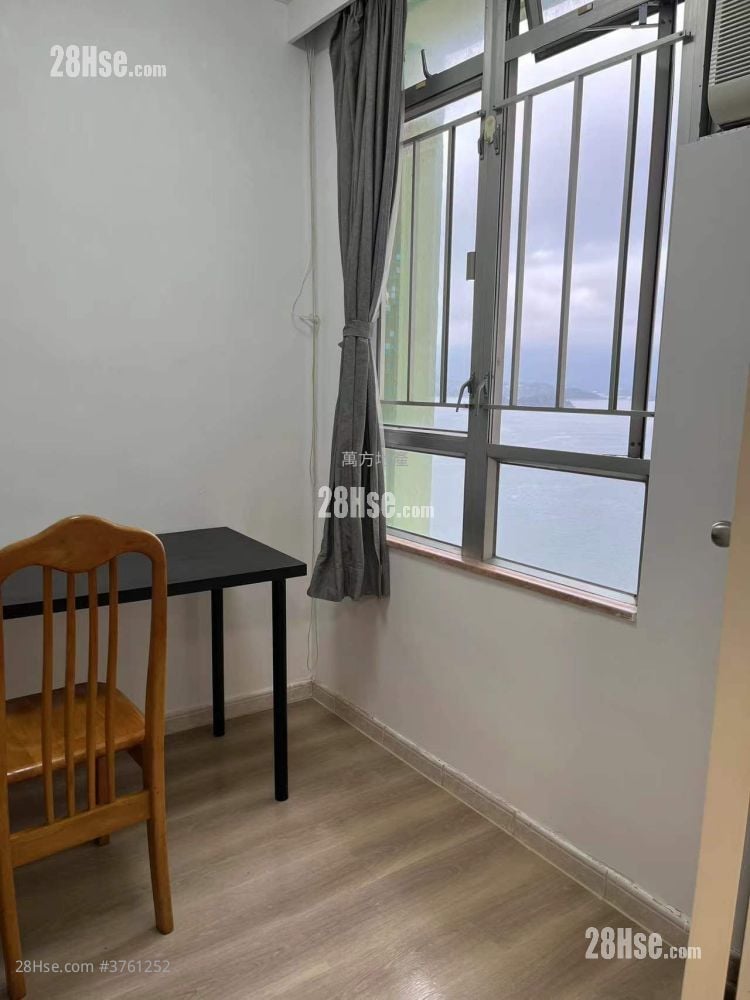 Kam Fung Court Sell 3 Bedrooms , 1 Bathroom
