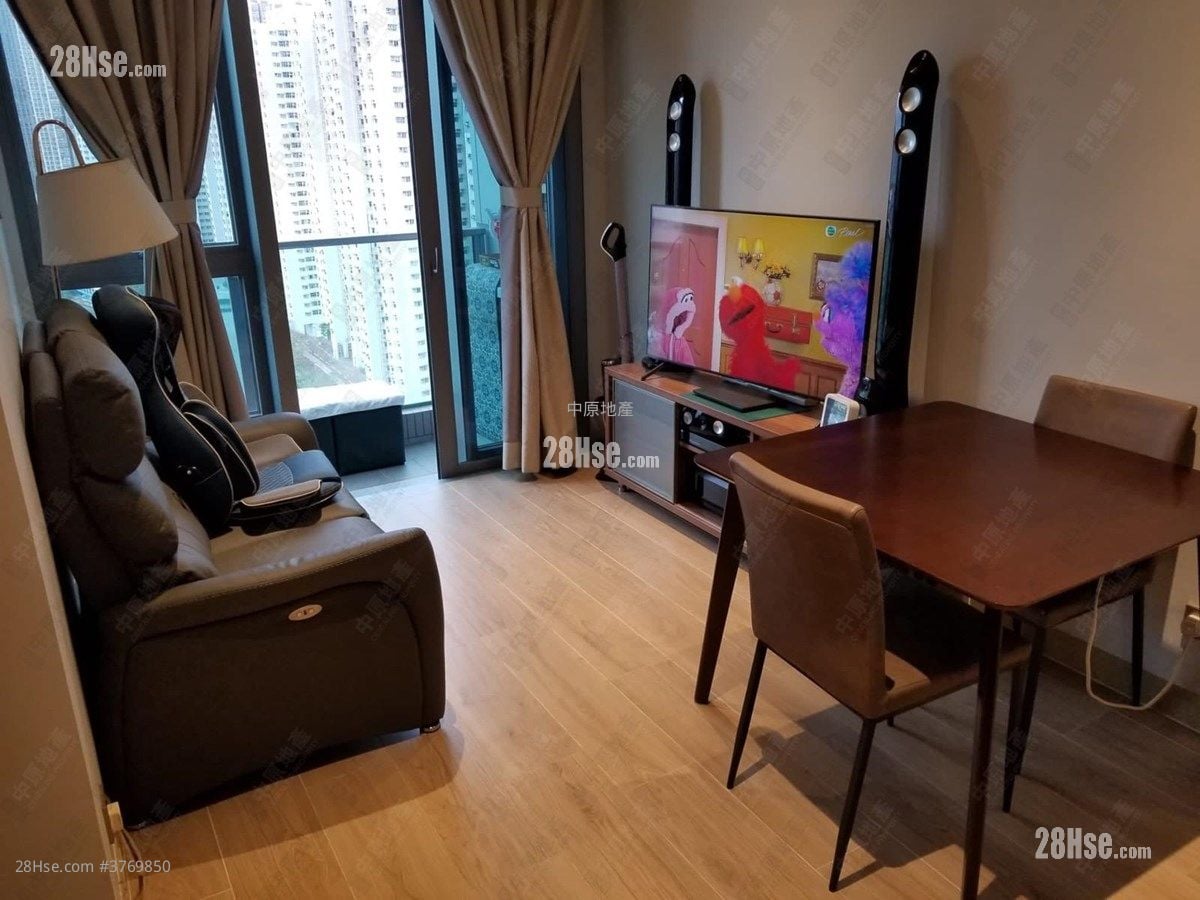 Esplanade Sell 2 Bedrooms , 1 Bathroom 448 ft²