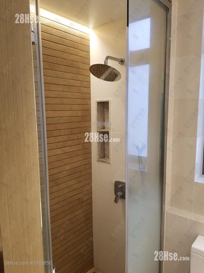 Esplanade Sell 2 Bedrooms , 1 Bathroom 448 ft²