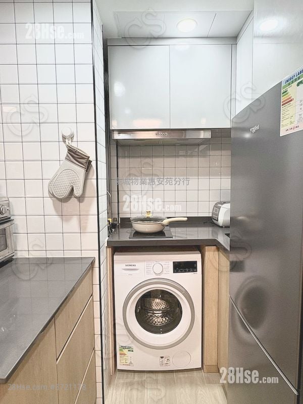 Tak Fat Building Sell 1 Bedroom , 1 Bathroom 259 ft²