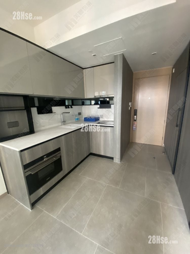 living room: The Yoho Hub Sell 1 Bedroom , 1 Bathroom 348 ft²