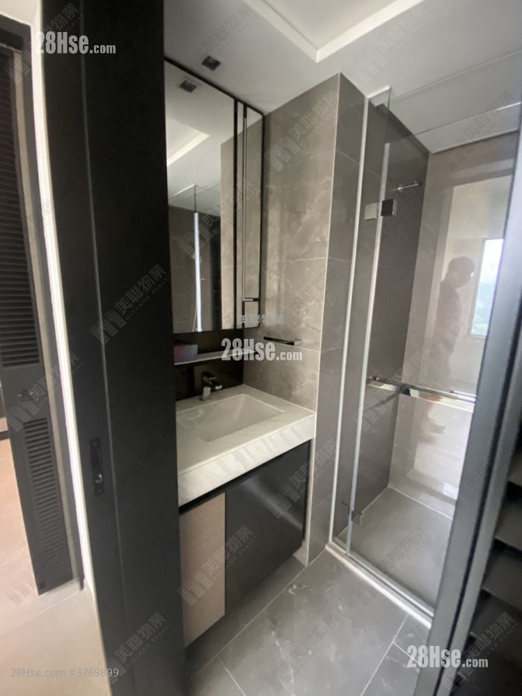 bathroom: The Yoho Hub Sell 1 Bedroom , 1 Bathroom 348 ft²