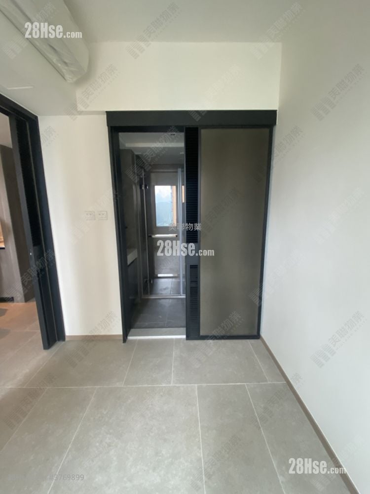 master room: The Yoho Hub Sell 1 Bedroom , 1 Bathroom 348 ft²