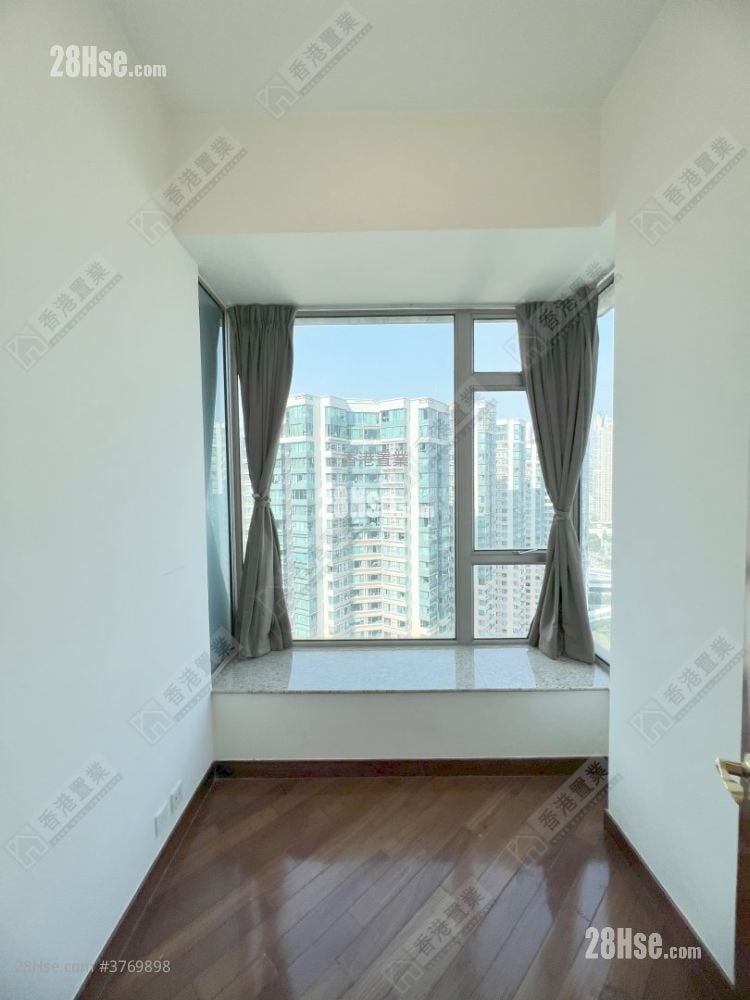 一号银海 售盘 3 房 , 2 浴室 746 平方尺