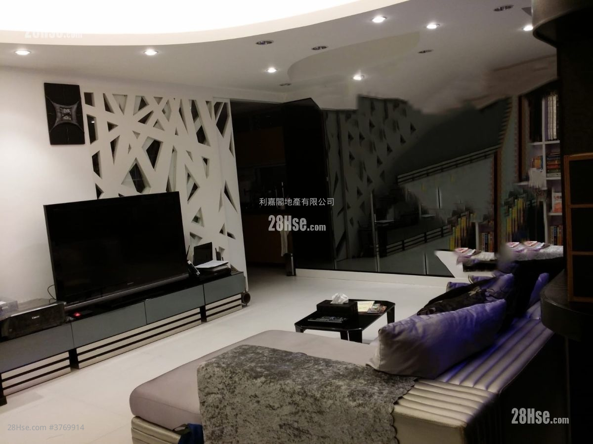 Kowloon Tong Court Sell 3 Bedrooms , 3 Bathrooms 978 ft²