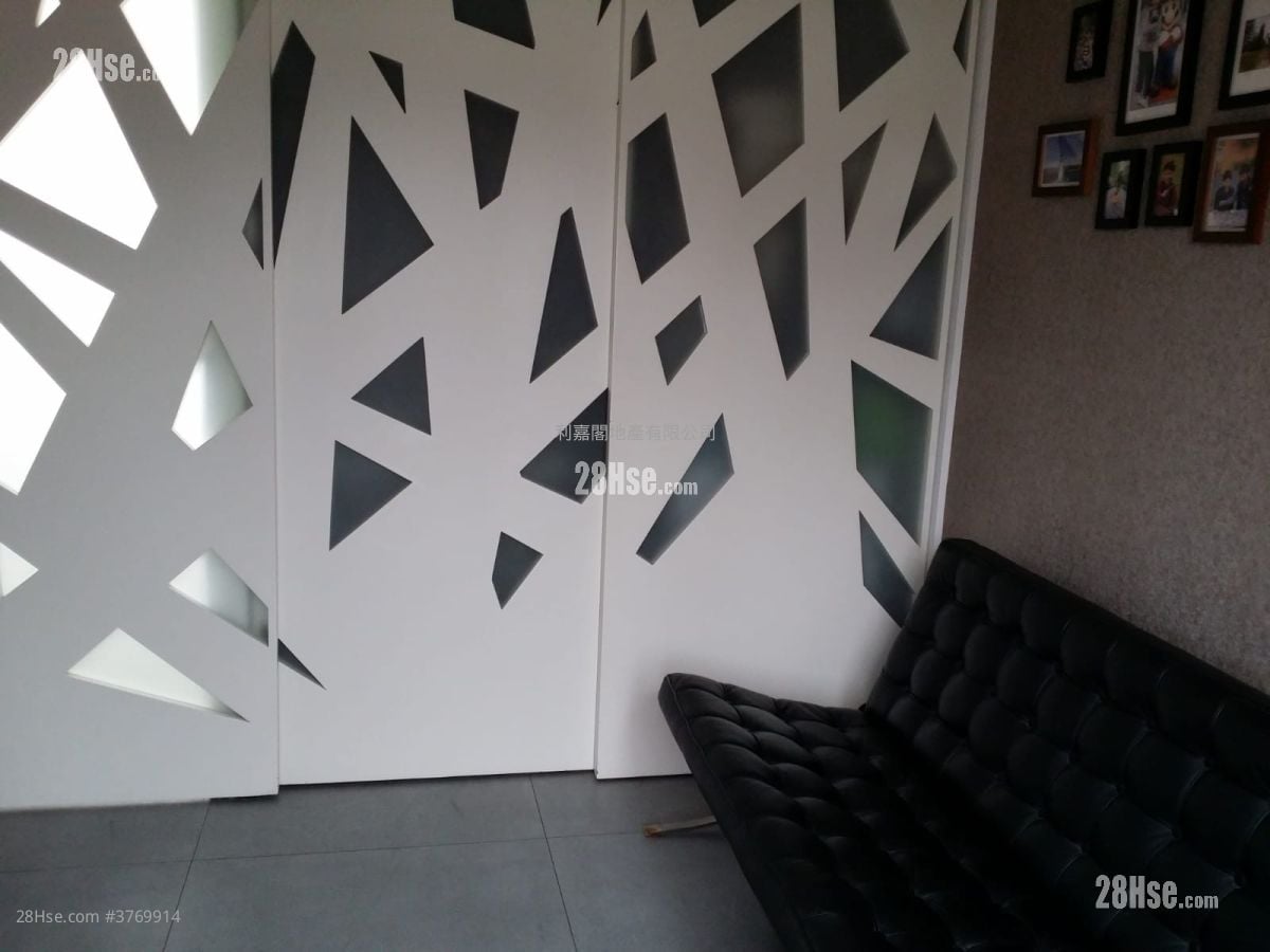 Kowloon Tong Court Sell 3 Bedrooms , 3 Bathrooms 978 ft²