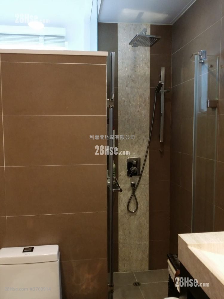 Kowloon Tong Court Sell 3 Bedrooms , 3 Bathrooms 978 ft²