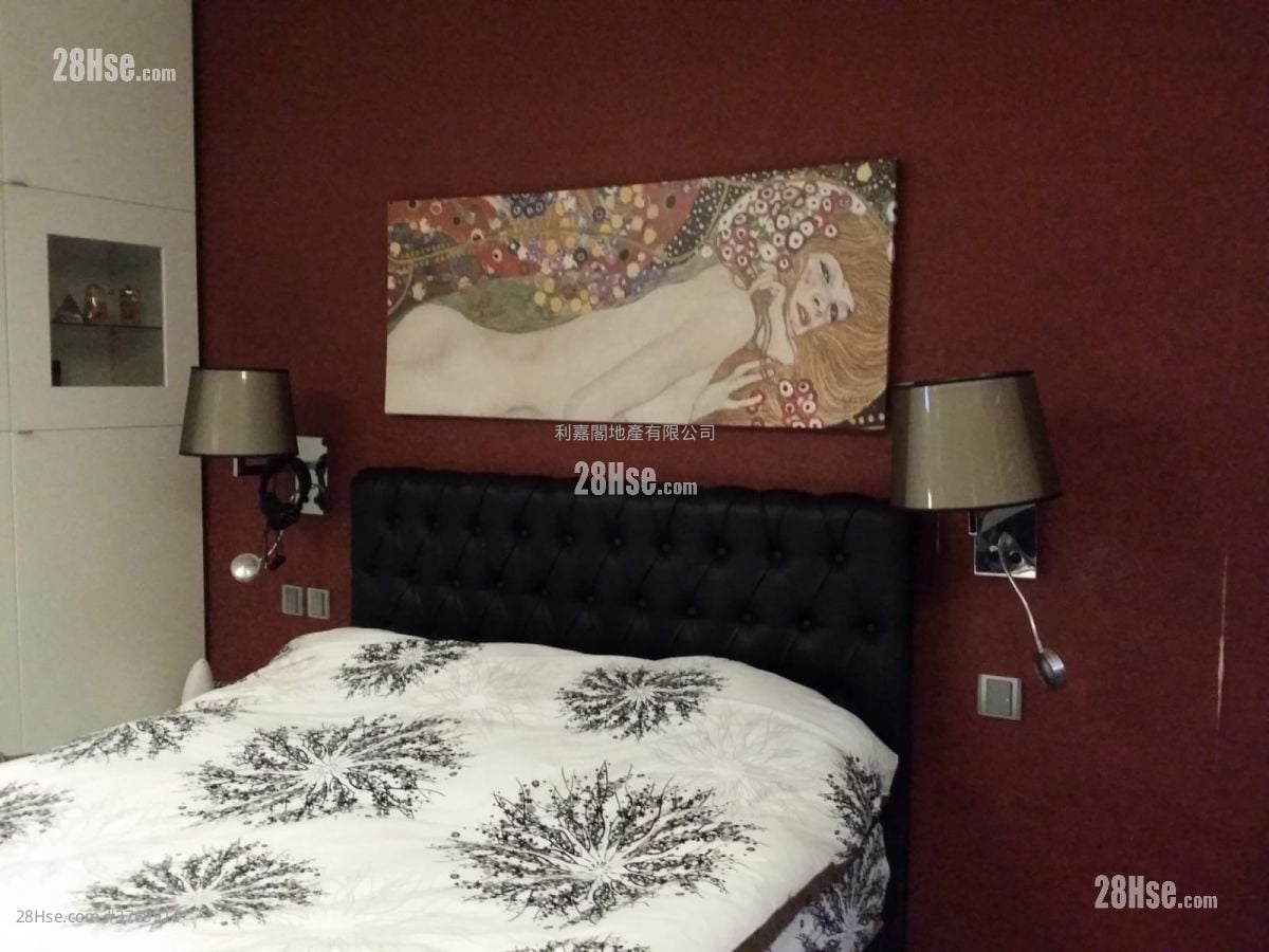 Kowloon Tong Court Sell 3 Bedrooms , 3 Bathrooms 978 ft²