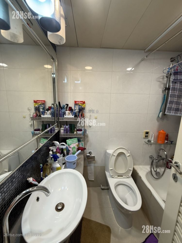 The Capitol Sell 3 Bedrooms , 2 Bathrooms 729 ft²