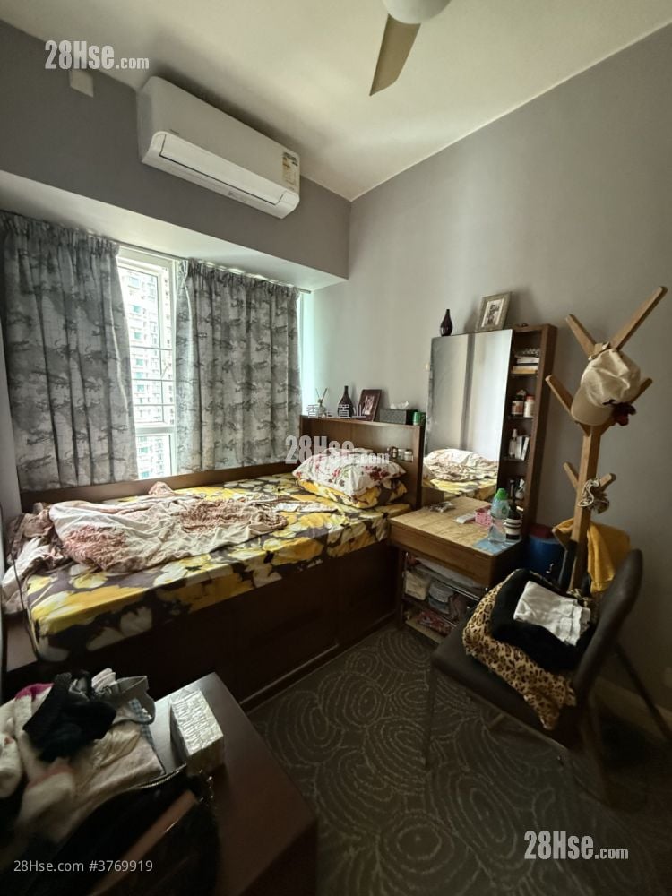 The Capitol Sell 3 Bedrooms , 2 Bathrooms 729 ft²