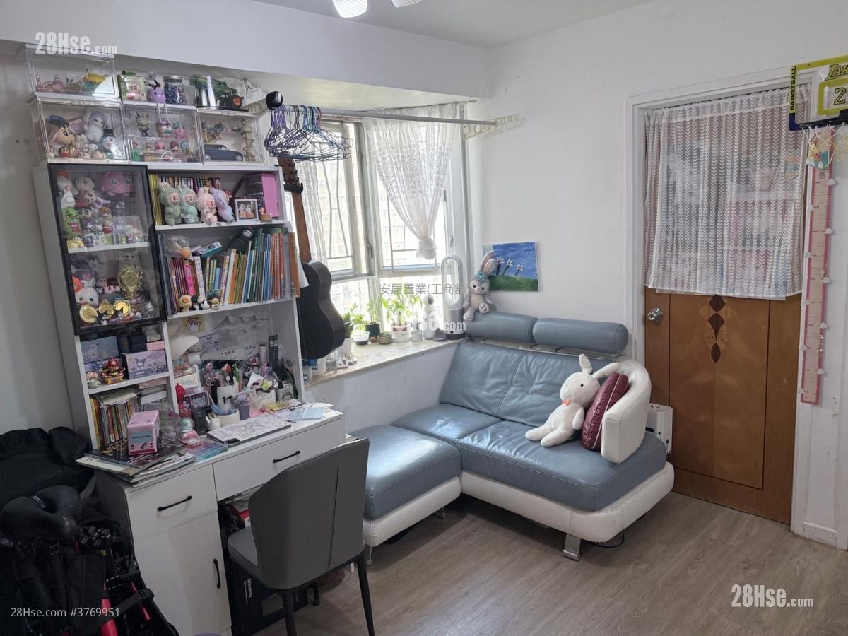 Koway Court Sell 2 Bedrooms , 1 Bathroom 396 ft²