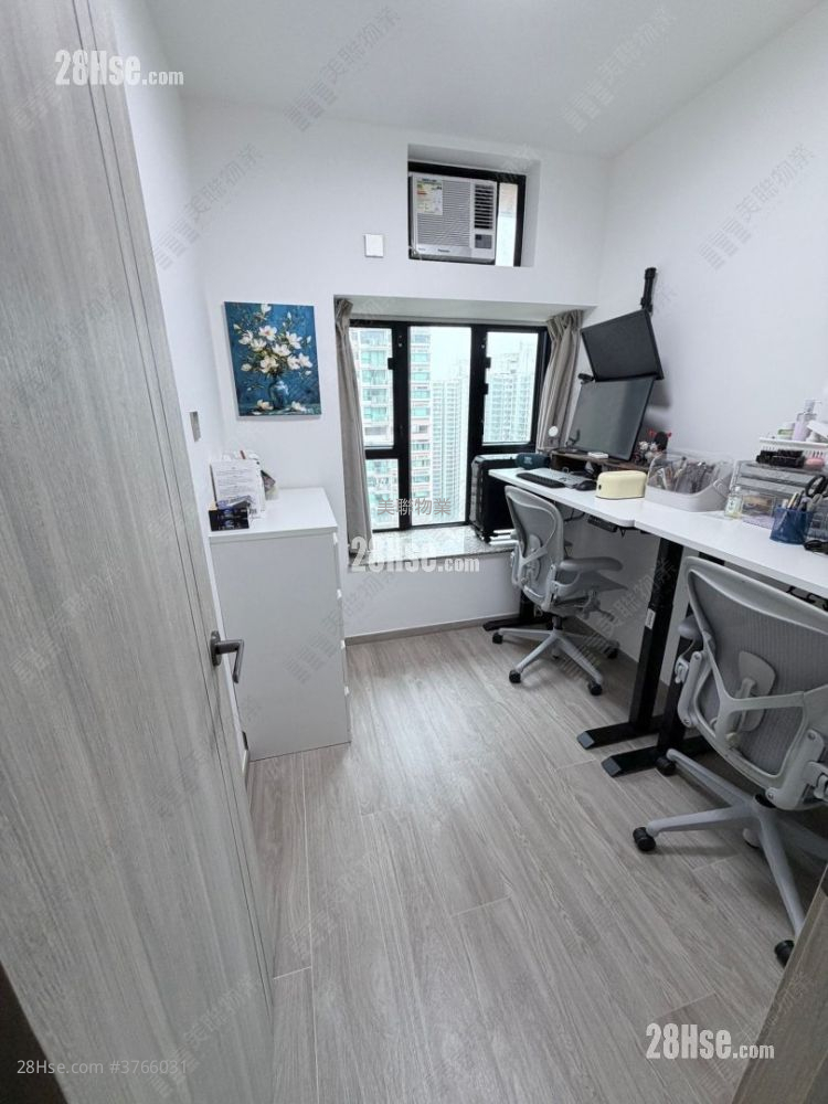 Nan Fung Plaza Sell 3 Bedrooms 608 ft²