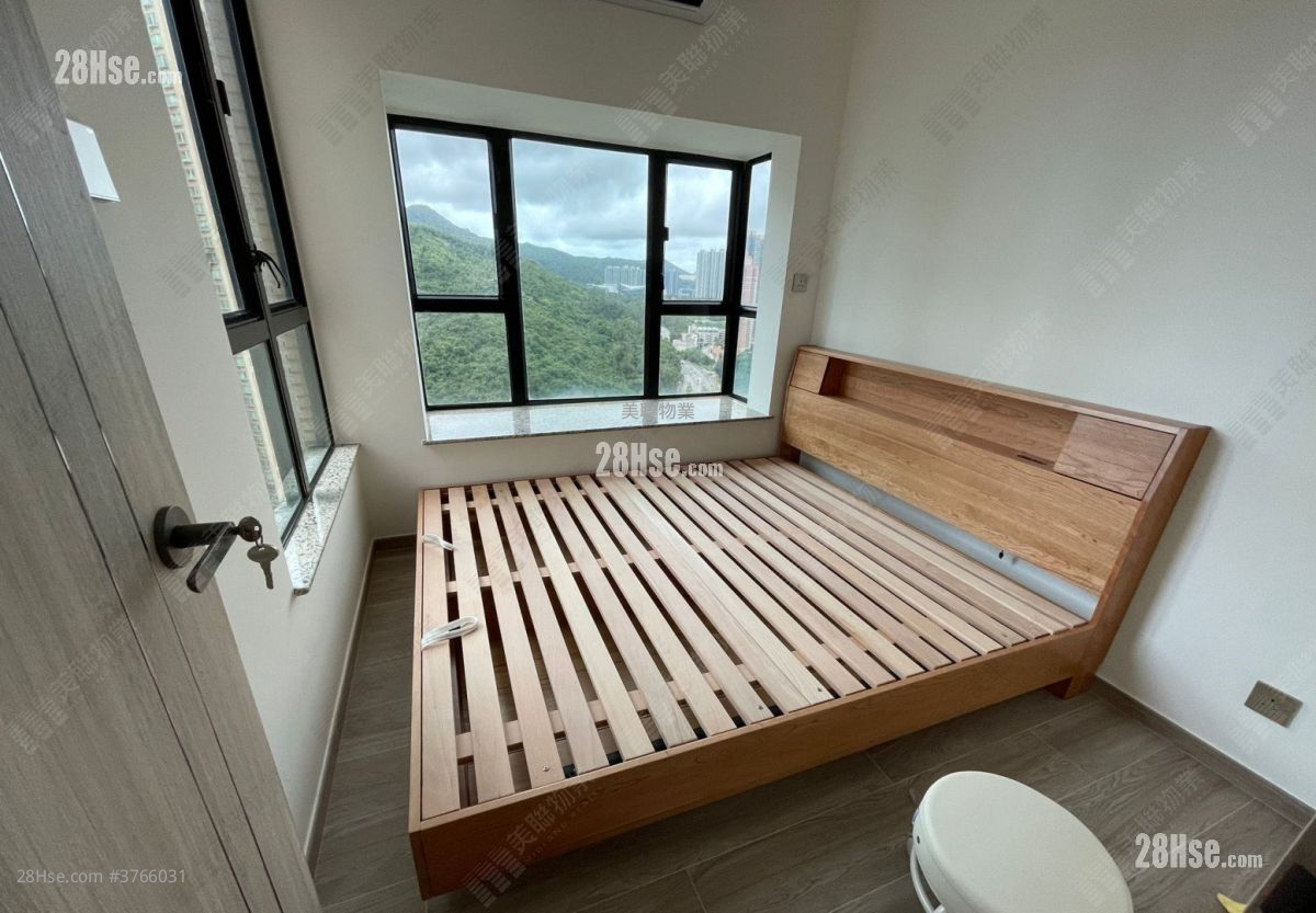 Nan Fung Plaza Sell 3 Bedrooms 608 ft²