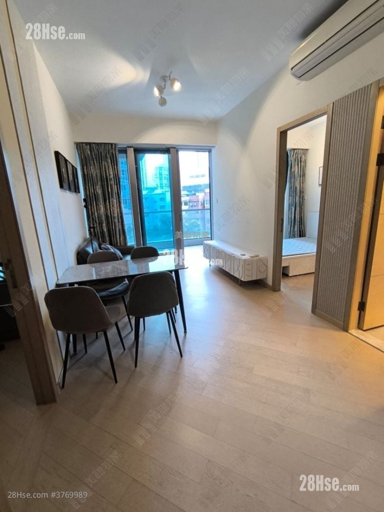 Grand Central Sell 2 Bedrooms , 1 Bathroom 540 ft²