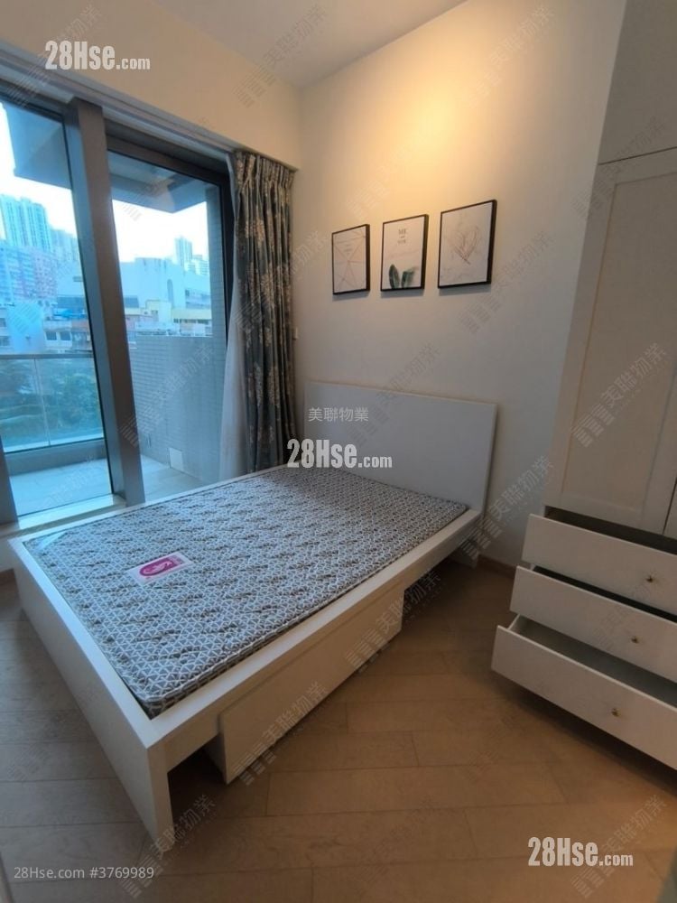 Grand Central Sell 2 Bedrooms , 1 Bathroom 540 ft²