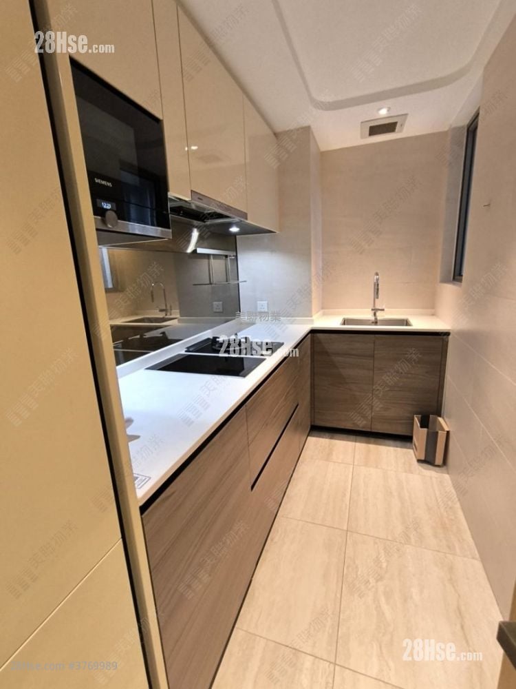 Grand Central Sell 2 Bedrooms , 1 Bathroom 540 ft²