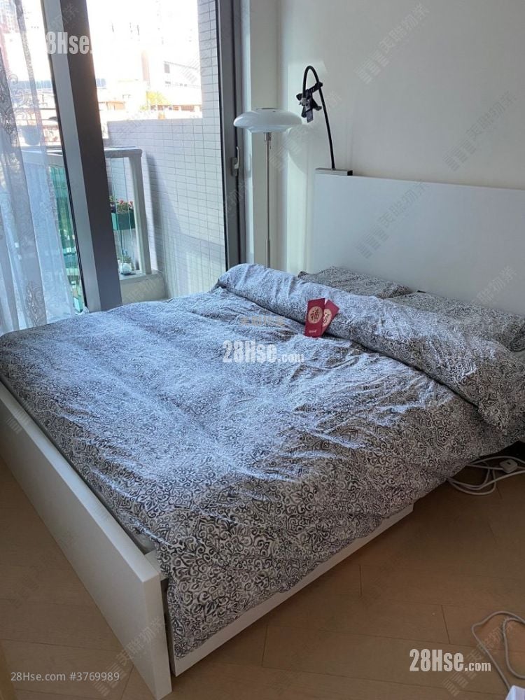 Grand Central Sell 2 Bedrooms , 1 Bathroom 540 ft²