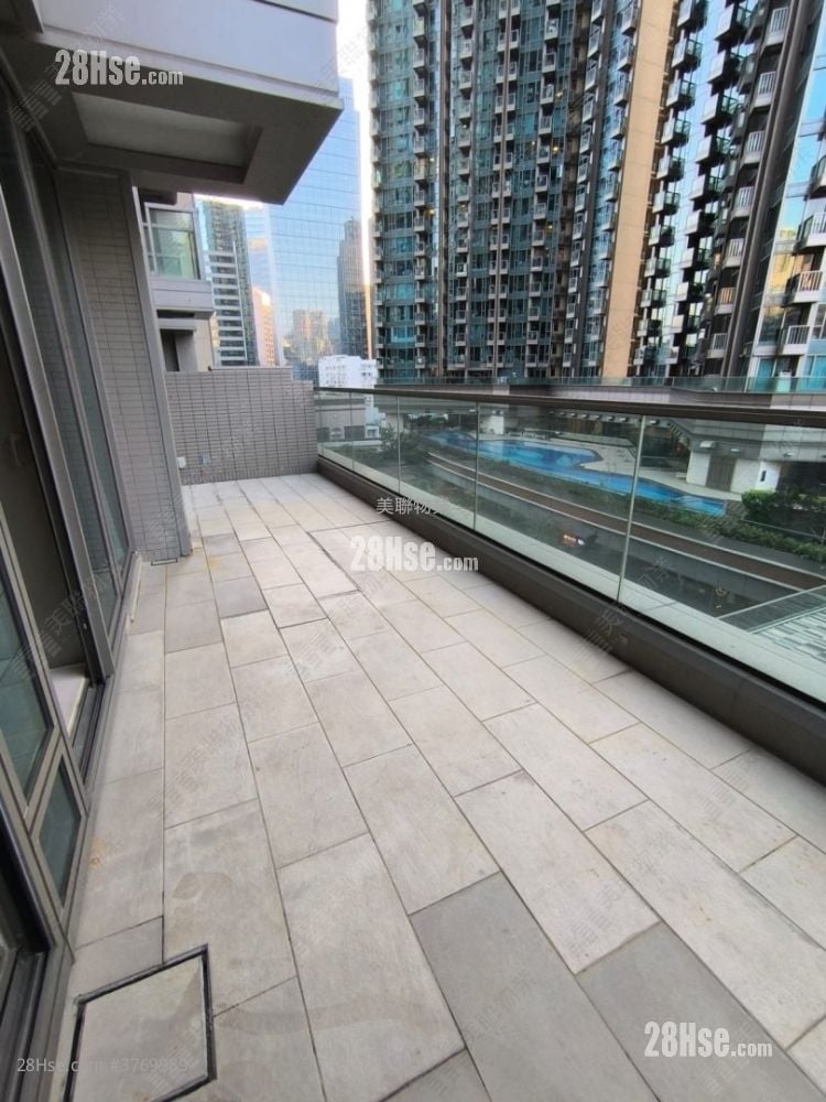 Grand Central Sell 2 Bedrooms , 1 Bathroom 540 ft²