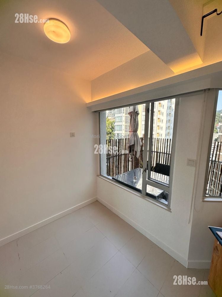 Cheerful Court Sell Studio , 1 Bathroom 256 ft²