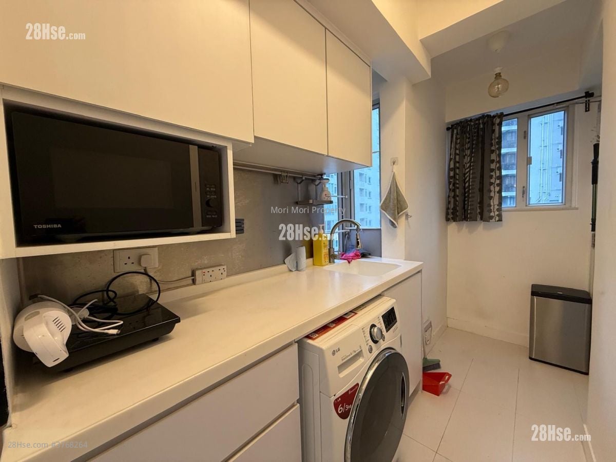 Cheerful Court Sell Studio , 1 Bathroom 256 ft²