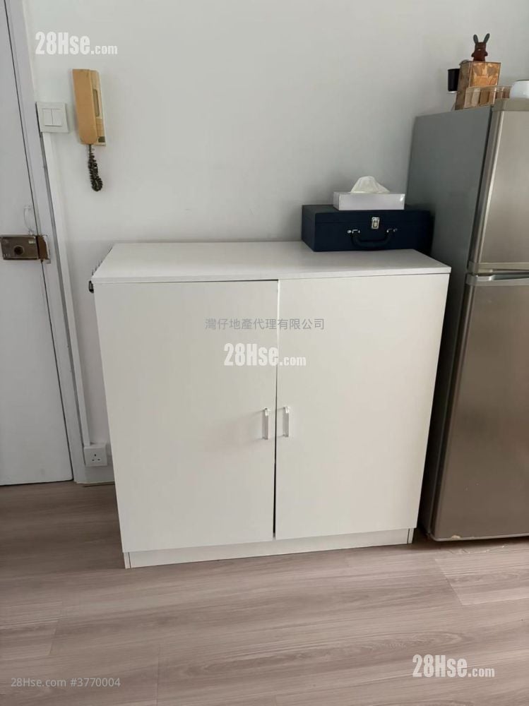 Sing Kong Building Sell 2 Bedrooms 307 ft²